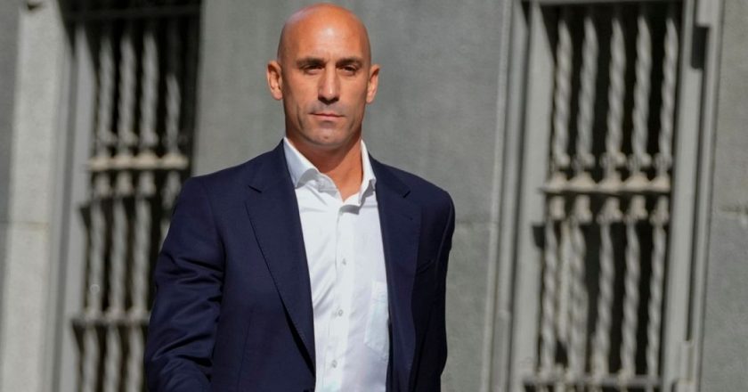 İspanyol savcı, futbolcuyu dudağından öpen Rubiales için 2,5 yıl hapis istedi