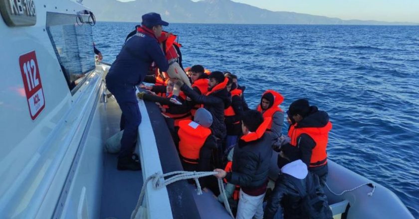 Aydın'da 14 kaçak göçmen kurtarıldı