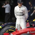 Formula 1 pilotu Lewis Hamilton 'Mercedes'ten ayrılıp Ferrari'ye geçti'