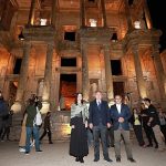 Efes Antik Kenti'nde başlatılan gece müzesi uygulamasının hayata geçirilmesinin ardından “Efes Harabeleri Gece Müzesi Lansmanı” düzenlendi – GÜNDEM