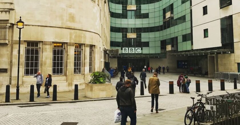 BBC Dünya Servisi, önlemleri kurtarmanın bir parçası olarak 130 kişiyi reddedecek