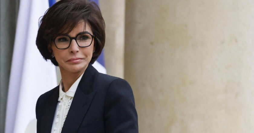 Fransız bakan 'yolsuzluk' suçlamasından yargılanacak