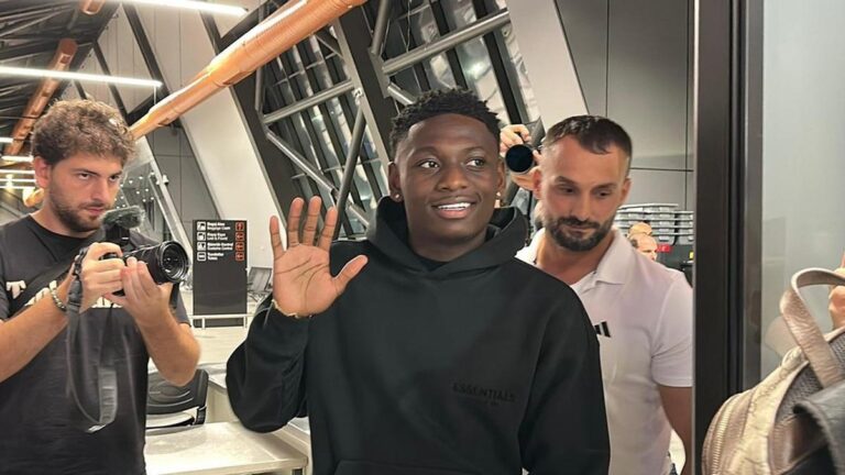 Son Dakika Spor Haberi | Trabzonspor, yeni transferi Kazeem Olaigbeye kavuştu