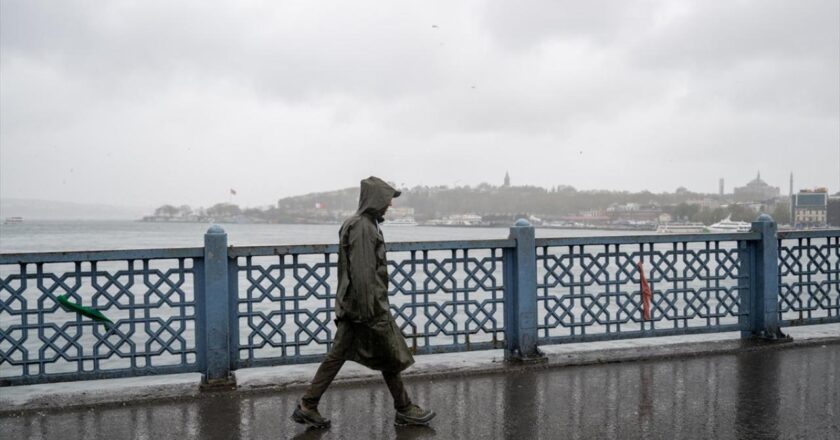 Yurt genelinde sıcaklıklar 6 ila 12 derece düşecek: Yağış geliyor