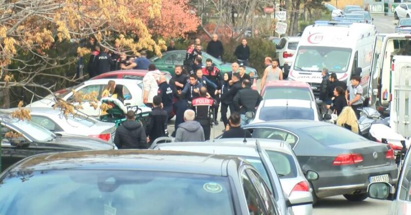 Ankara Adliyesi Önünde Bıçaklı Çatışma